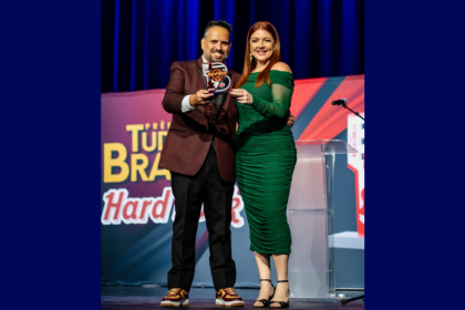 Arianna e o idealizador do prêmio, Géro Bonini (Divulgação)