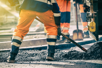 Valderci Malagosini Machado explica como a padronização de componentes reduz falhas humanas e eleva a confiabilidade das obras desde a execução até a manutenção.