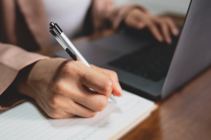 A burocracia digital: Quando a inovação cria novos obstáculos invisíveis nas organizações e impacta a produtividade. Conteúdo de Andre de Barros Faria.