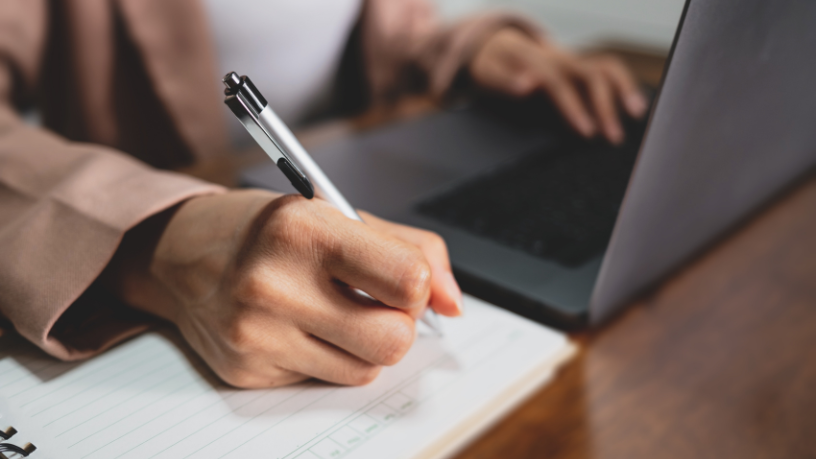 A burocracia digital: Quando a inovação cria novos obstáculos invisíveis nas organizações e impacta a produtividade. Conteúdo de Andre de Barros Faria.