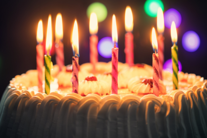 Doença grave leva Pocah a adiar festa da filha e reacende alerta sobre saúde infantil