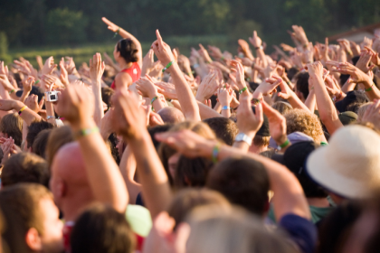 Filhos de famosos no Lollapalooza: a nova geração que faz o público perceber a passagem do tempo