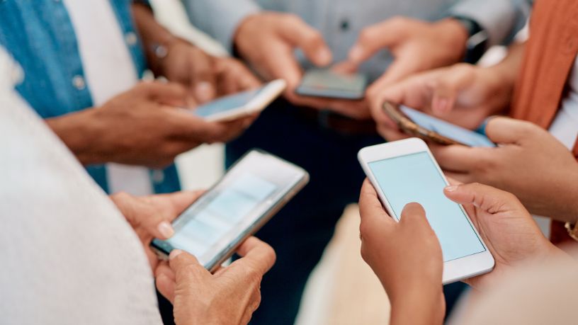 Adriana Esteves surpreende com gesto de gentileza em aeroporto