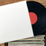 Michel Teló aposta em nostalgia e mistura sertanejo com clássicos em novo álbum: por que o Sertanejinho chama atenção