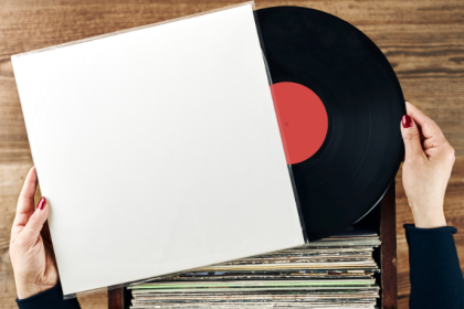 Michel Teló aposta em nostalgia e mistura sertanejo com clássicos em novo álbum: por que o Sertanejinho chama atenção